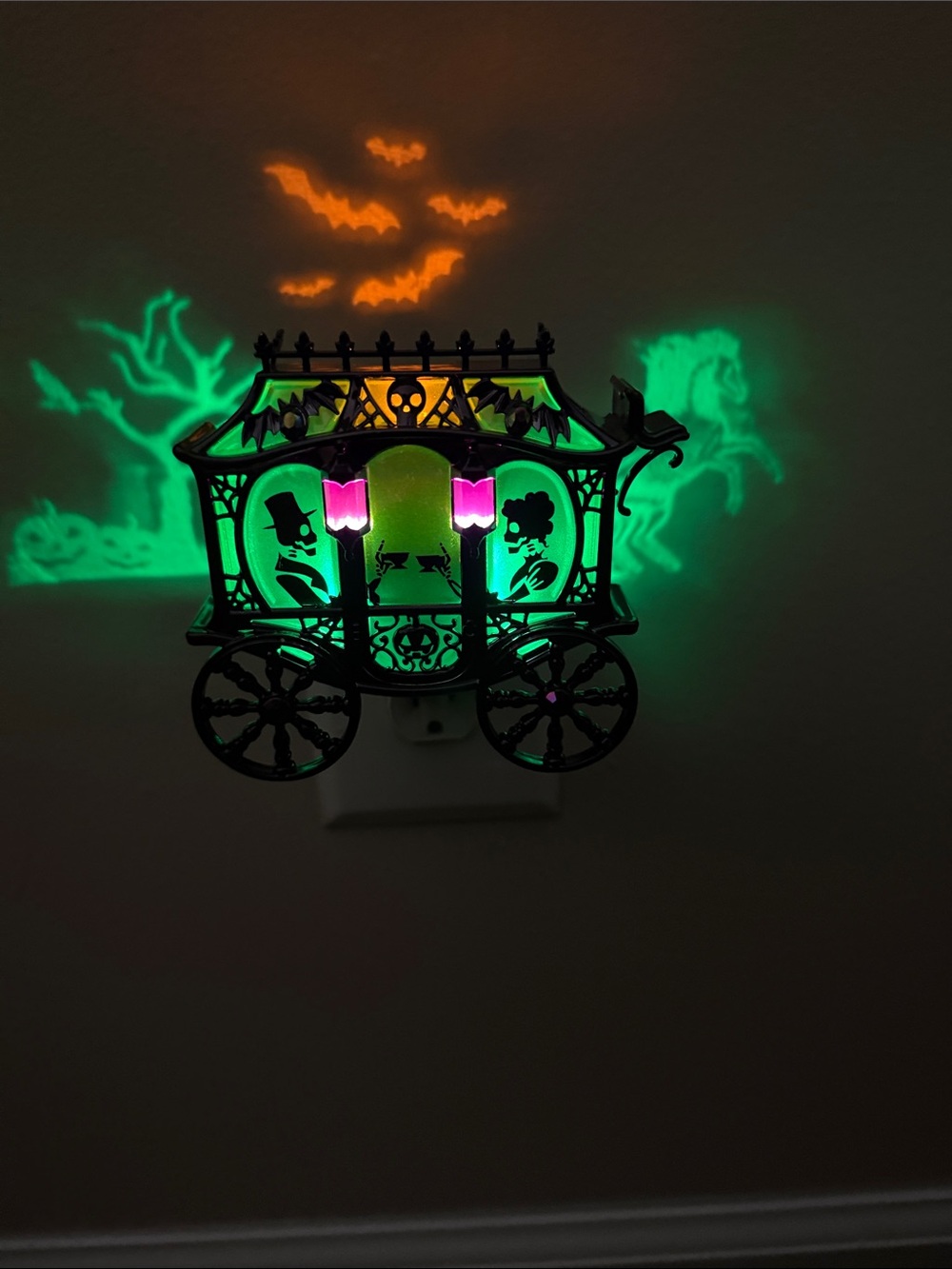 Bath & Body Works Halloween Haunted Carriage Projector Wallflower. Green/Orange